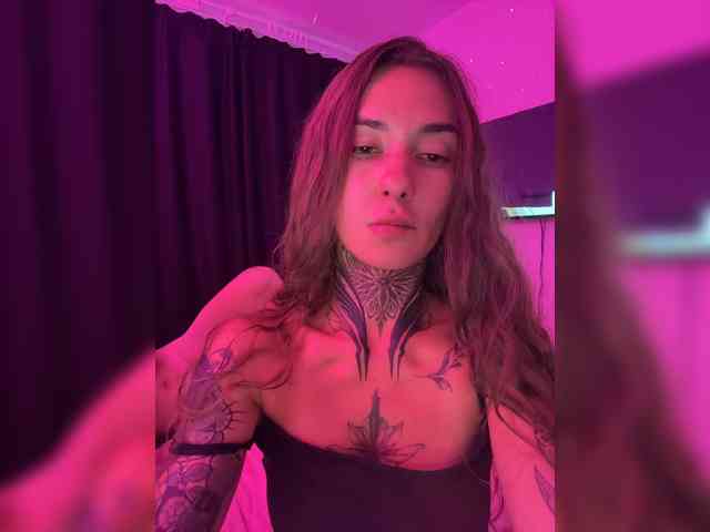 Ewwawow bongacams live cam model