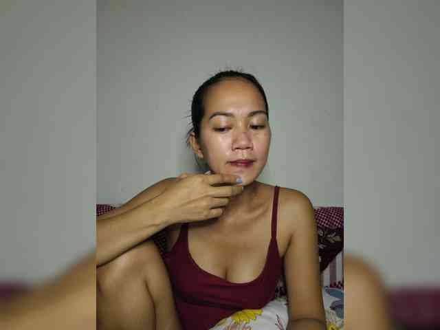 Kiana11 bongacams live cam model