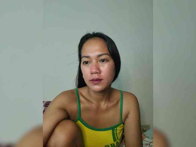 Kiana11 bongacams live cam model