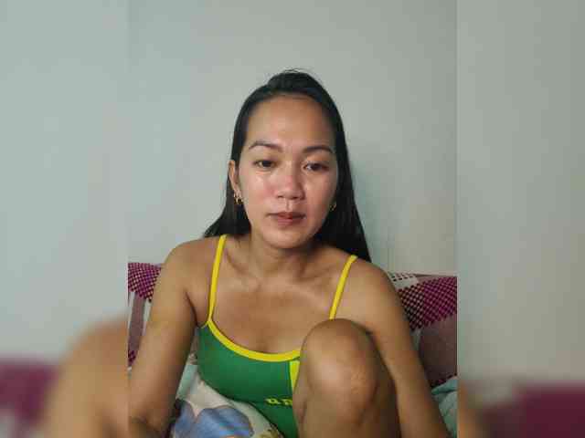 Kiana11 bongacams live cam model