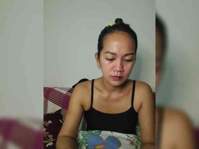 Kiana11 bongacams live cam model