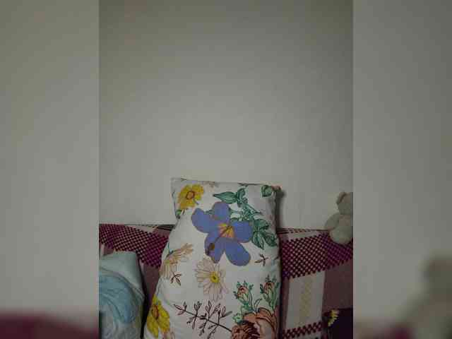 Kiana11 bongacams live cam model