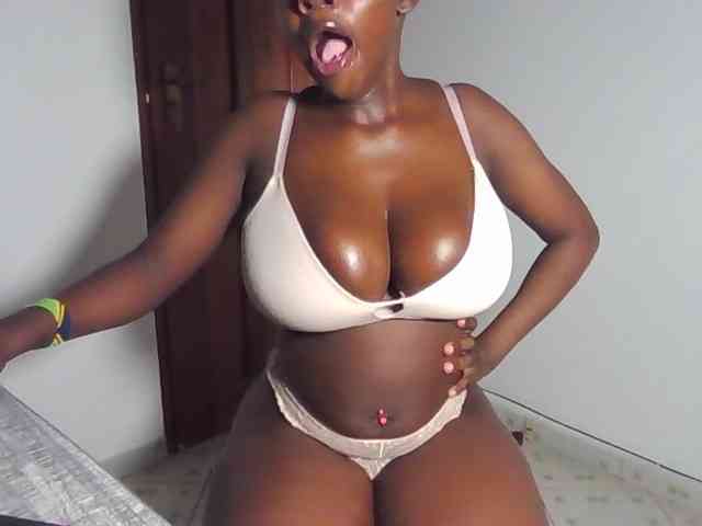Nuru254 bongacams live cam model