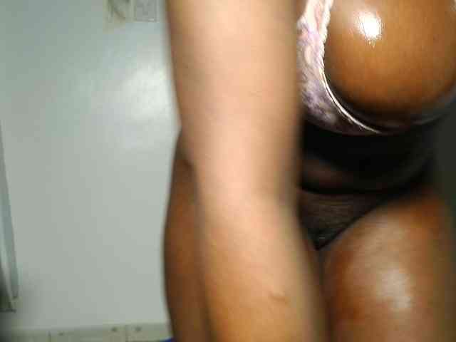 Nuru254 bongacams live cam model