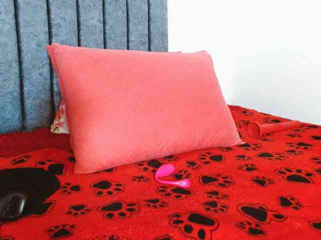 Lilith-3 bongacams live cam model