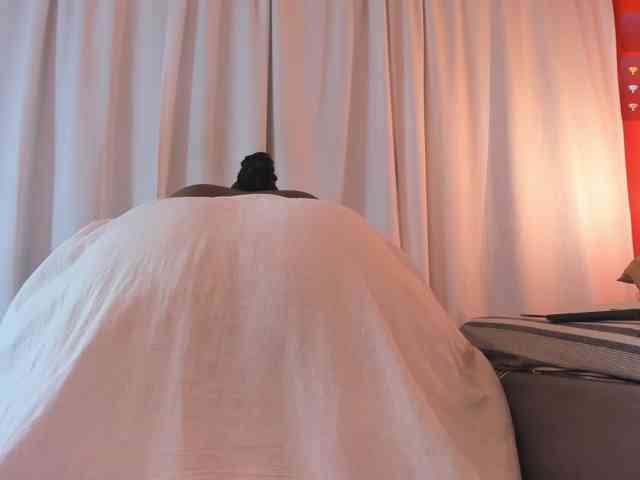 NikollSalas bongacams live cam model