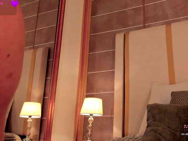 ZaraVesari bongacams live cam model