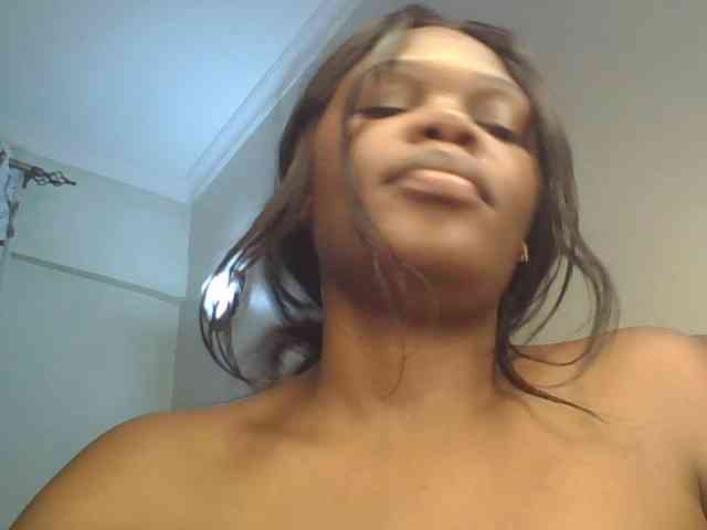 spicey bongacams live cam model