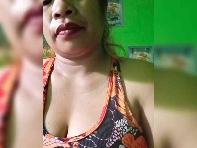 Kyrene bongacams live cam model