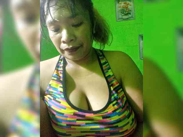 Kyrene bongacams live cam model