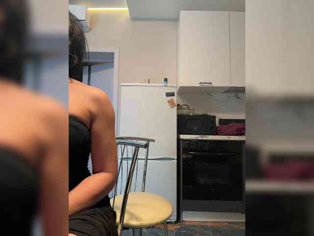 NotBellucci bongacams live cam model