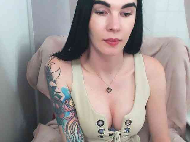 SofiaBrunett bongacams live cam model