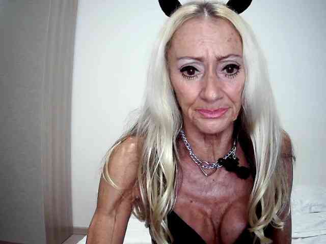thesiennadiamond bongacams live cam model