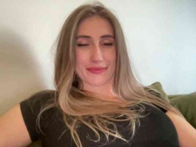 Walkiria19 bongacams live cam model