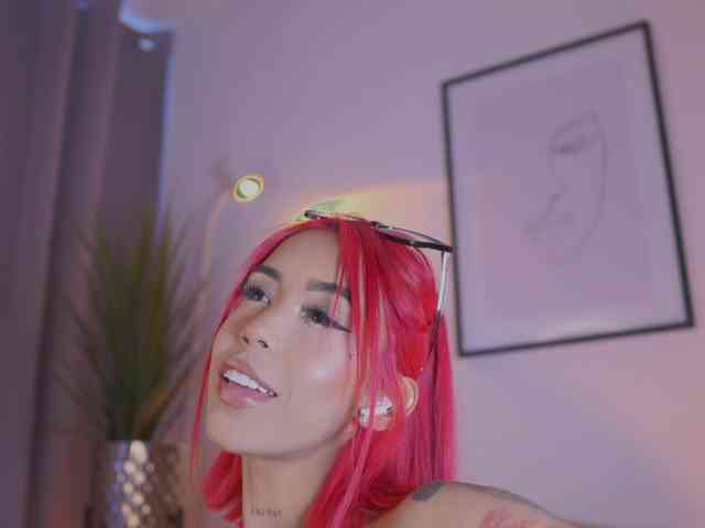 MelyTaylor bongacams live cam model