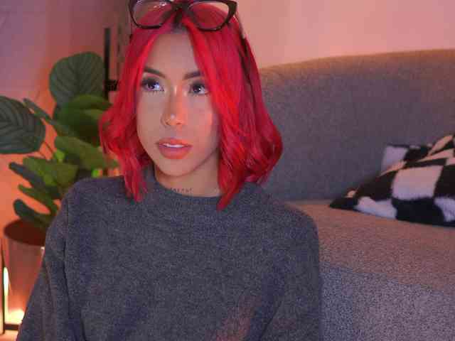 MelyTaylor bongacams live cam model