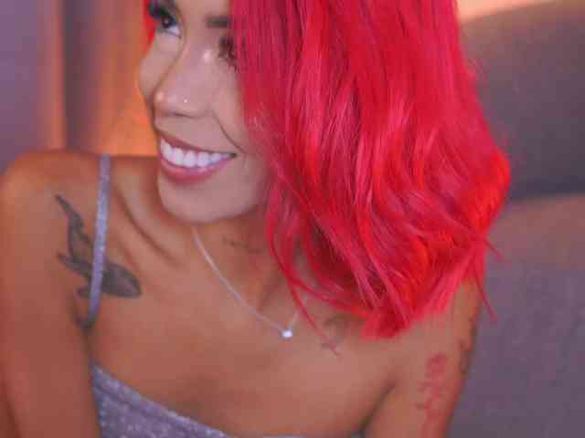 MelyTaylor bongacams live cam model