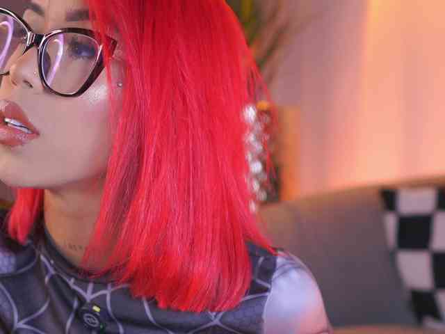 MelyTaylor bongacams live cam model