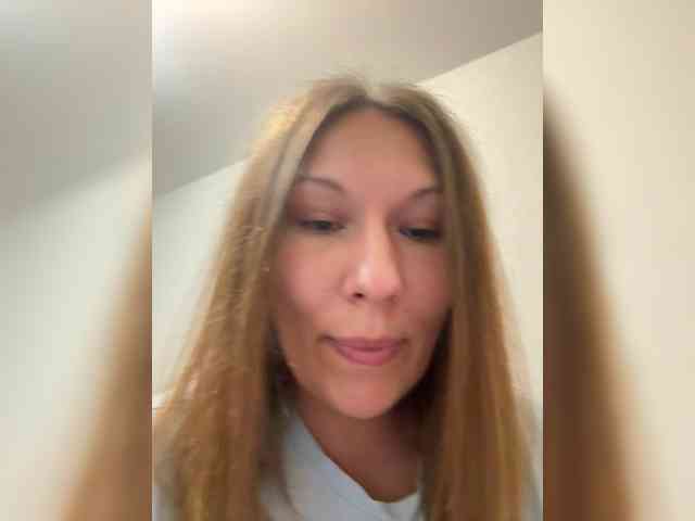 klava11 bongacams live cam model