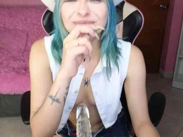 ElyCandyCurse bongacams live cam model