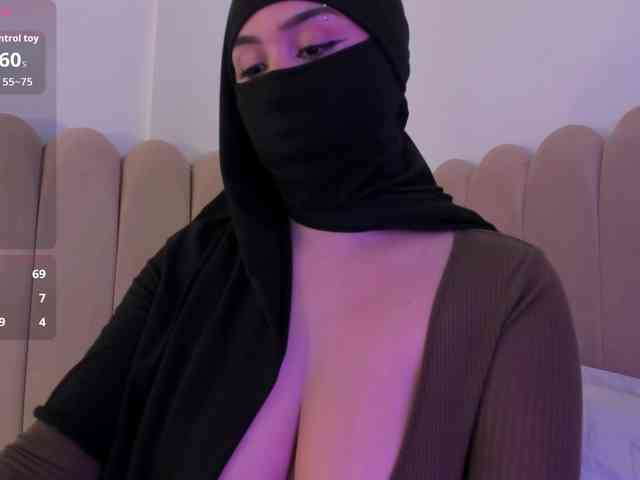 Amirah- bongacams live cam model