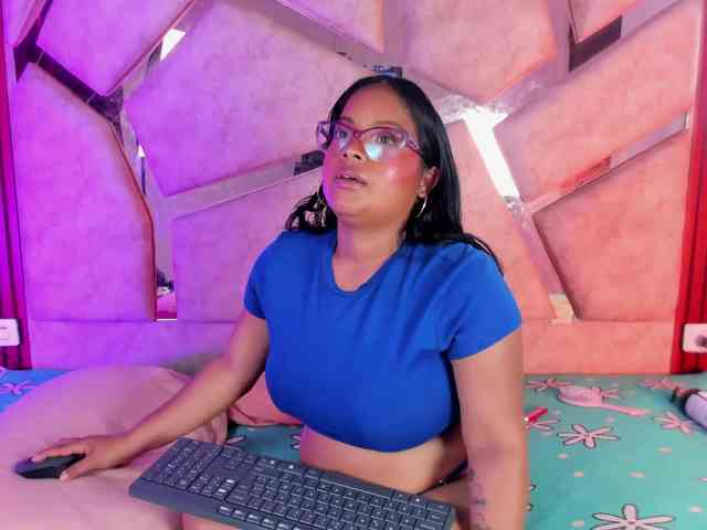van-angel bongacams live cam model