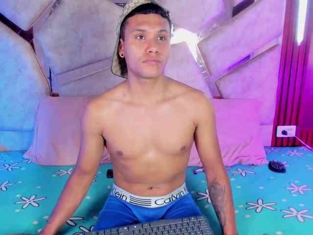 van-angel bongacams live cam model