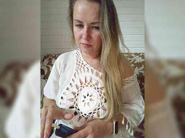 Stacy-meow1 bongacams live cam model