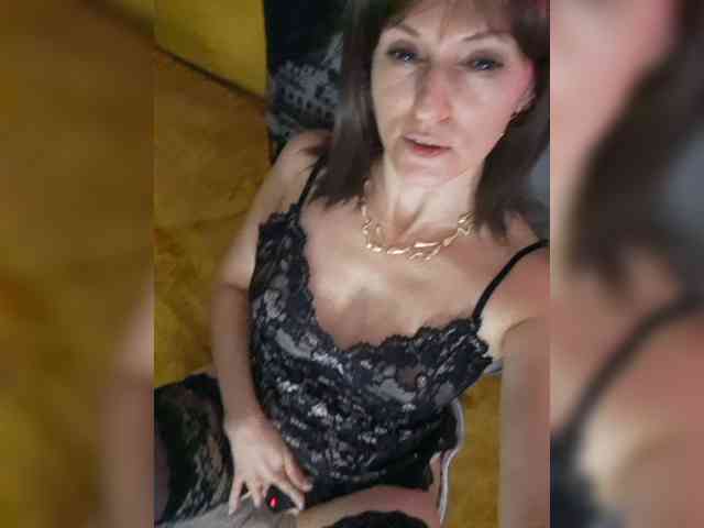 Valkiriyas bongacams live cam model