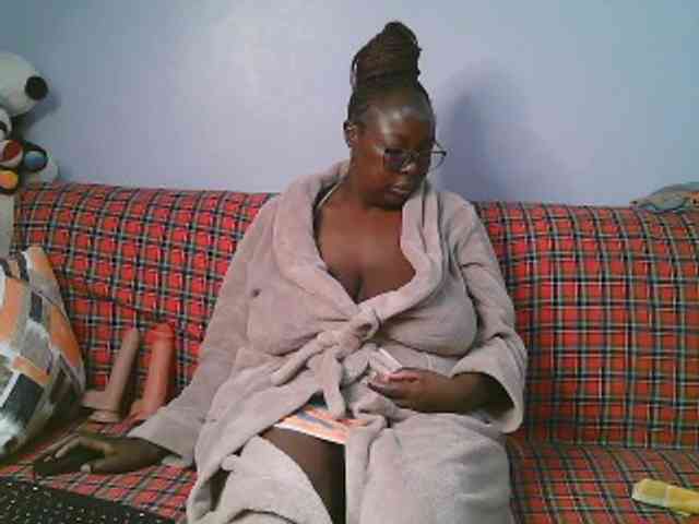 Prettycarl257-1 bongacams live cam model