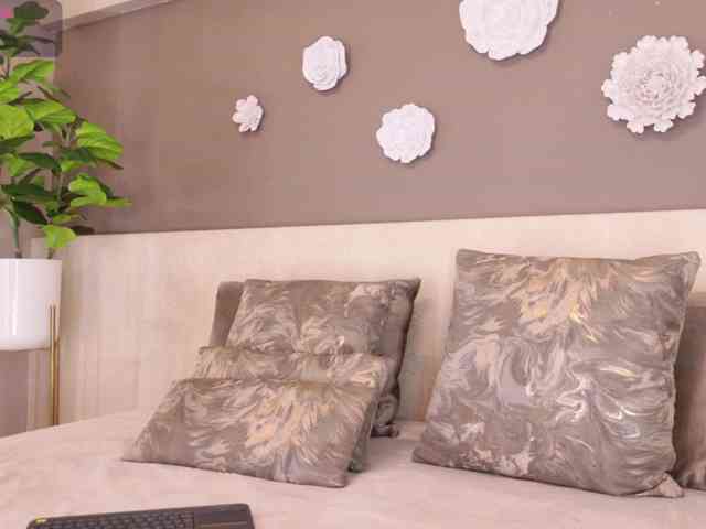 irisreid bongacams live cam model