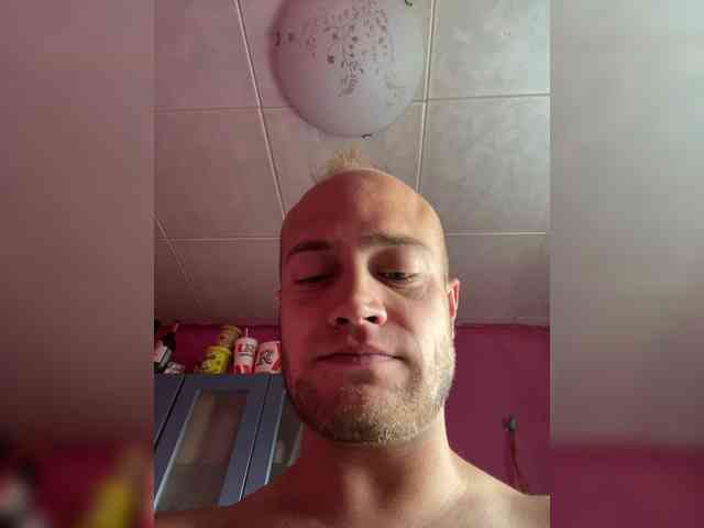 Family707 bongacams live cam model