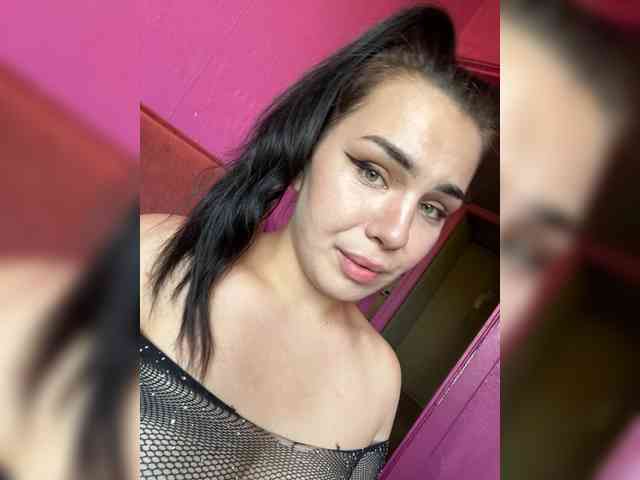 Family707 bongacams live cam model