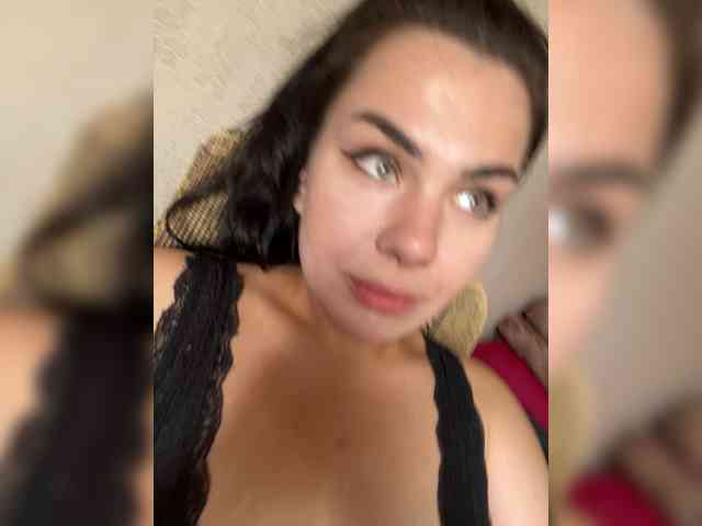 Family707 bongacams live cam model