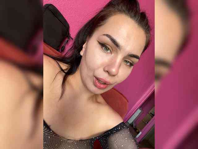 Family707 bongacams live cam model