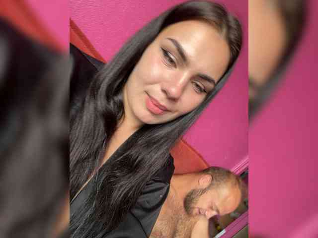 Family707 bongacams live cam model