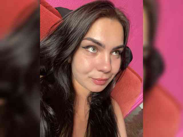 Family707 bongacams live cam model