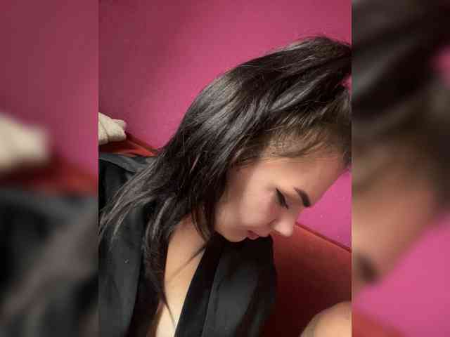 Family707 bongacams live cam model