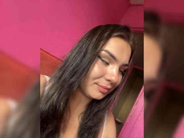 Family707 bongacams live cam model