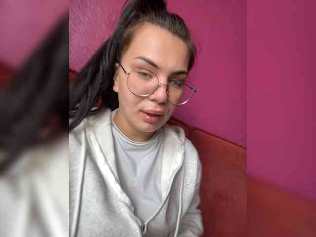 Family707 bongacams live cam model