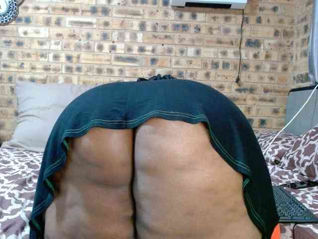 RubyBooty bongacams live cam model