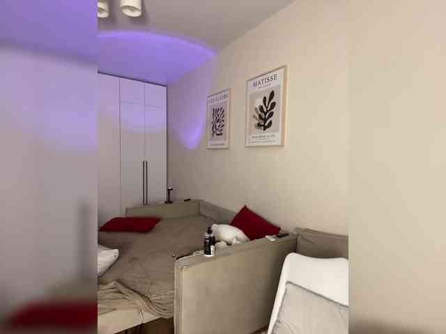 sashhhkino bongacams live cam model