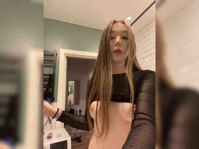 sashhhkino bongacams live cam model