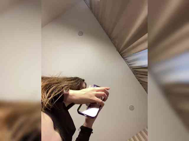 sashhhkino bongacams live cam model