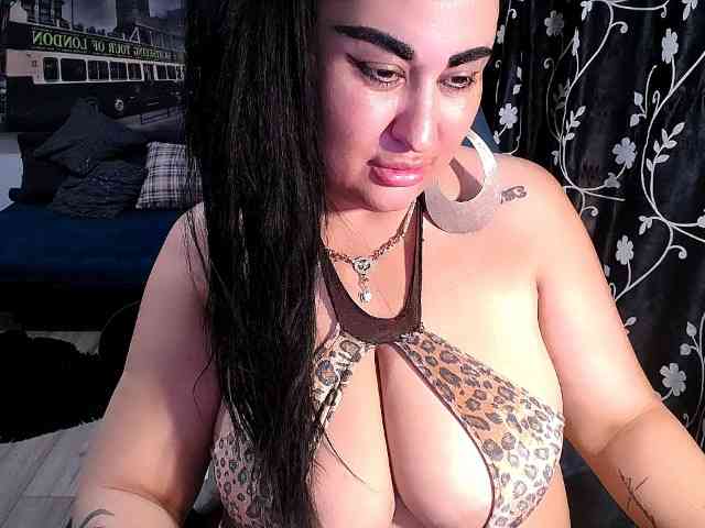 NaturalWoman bongacams live cam model