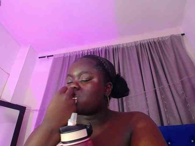 neighbor-ebony bongacams live cam model