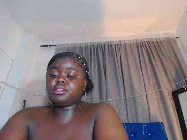 neighbor-ebony bongacams live cam model