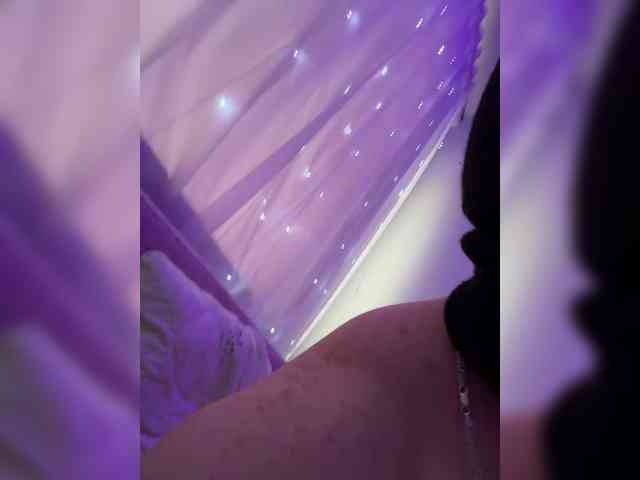 Pusydiamond bongacams live cam model