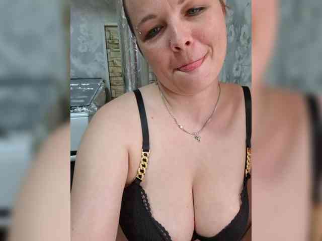 Svetike bongacams live cam model