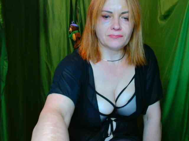 Milana9732 bongacams live cam model